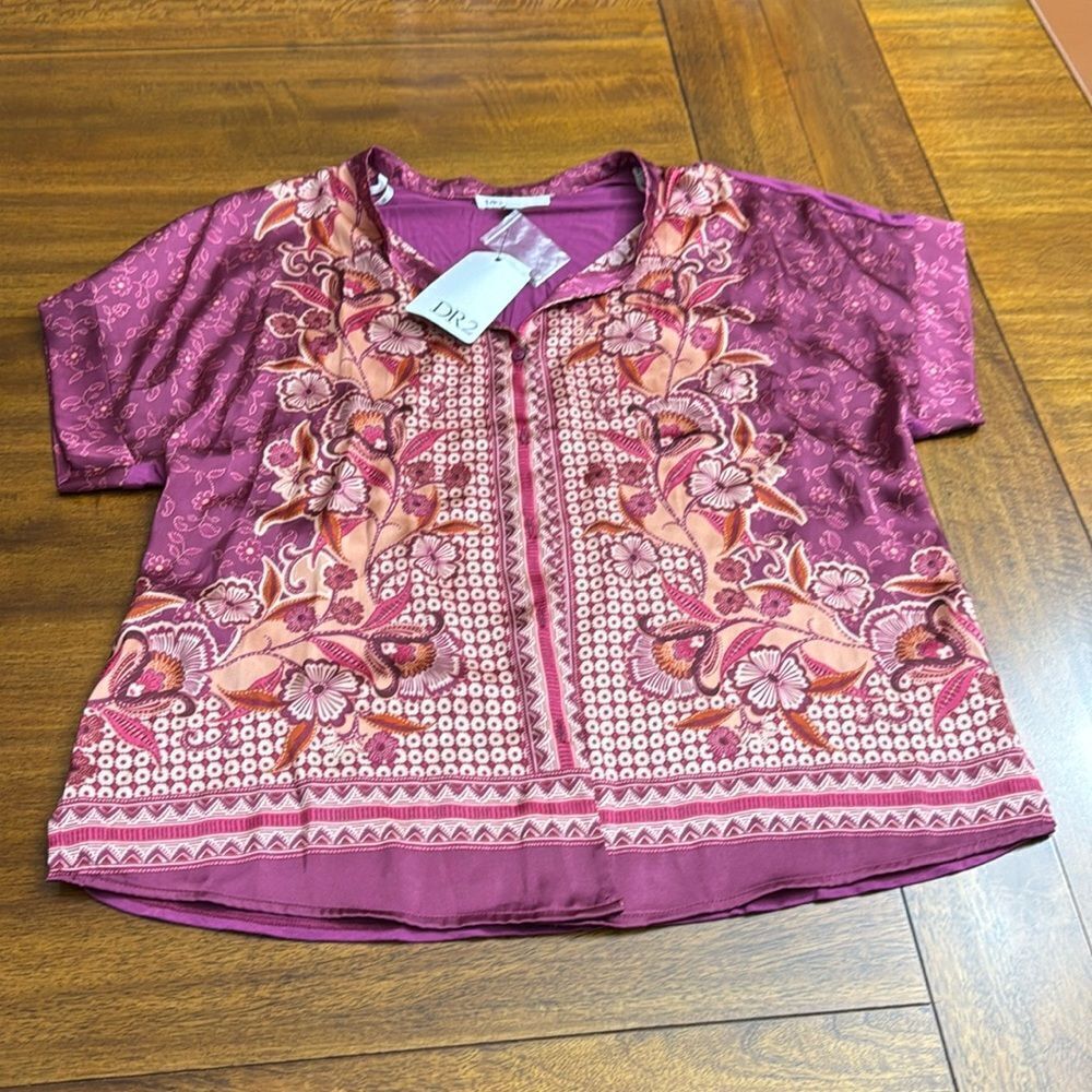 DR2 Blouse Size Large